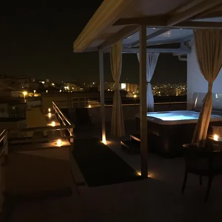 Penthouse Felicita Apartman *