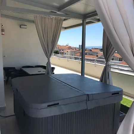 Penthouse Felicita Apartment