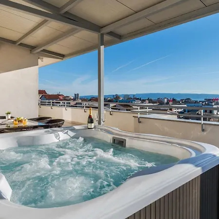 Penthouse Felicita Apartment