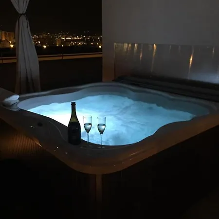 Penthouse Felicita *